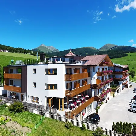 Hotel Kristall-3